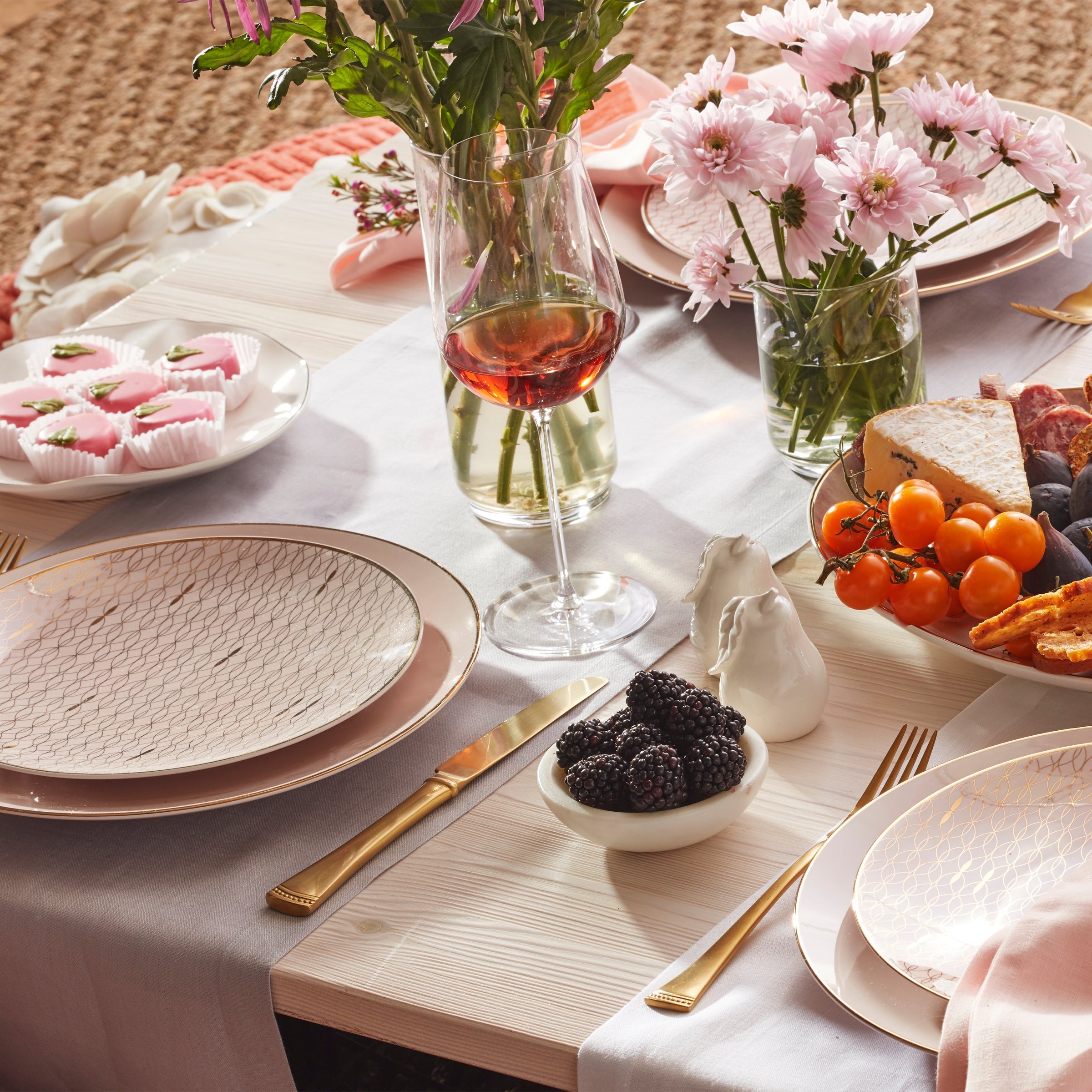 Lenox Westmore Trianna Blush 12-Piece Dinnerware Set - Image 3