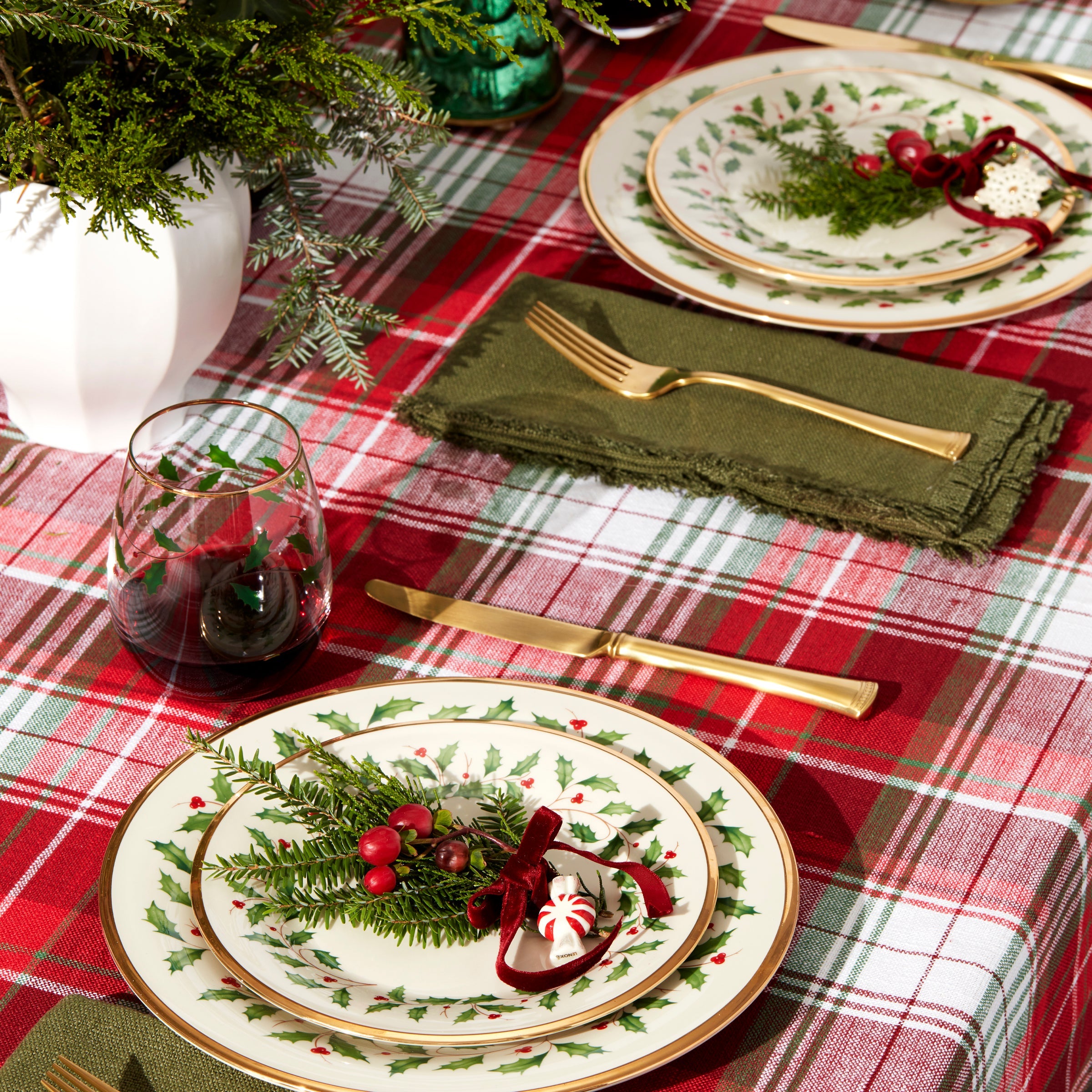 Lenox Westmore Holiday 18-Piece Dinnerware Set - Image 5