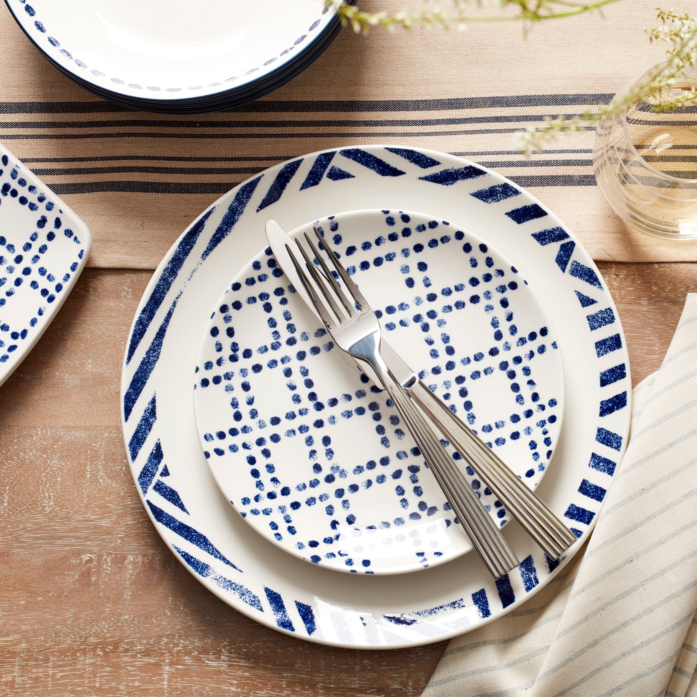 Lenox Westmore Harbour 12-Piece Dinnerware Set - Image 4