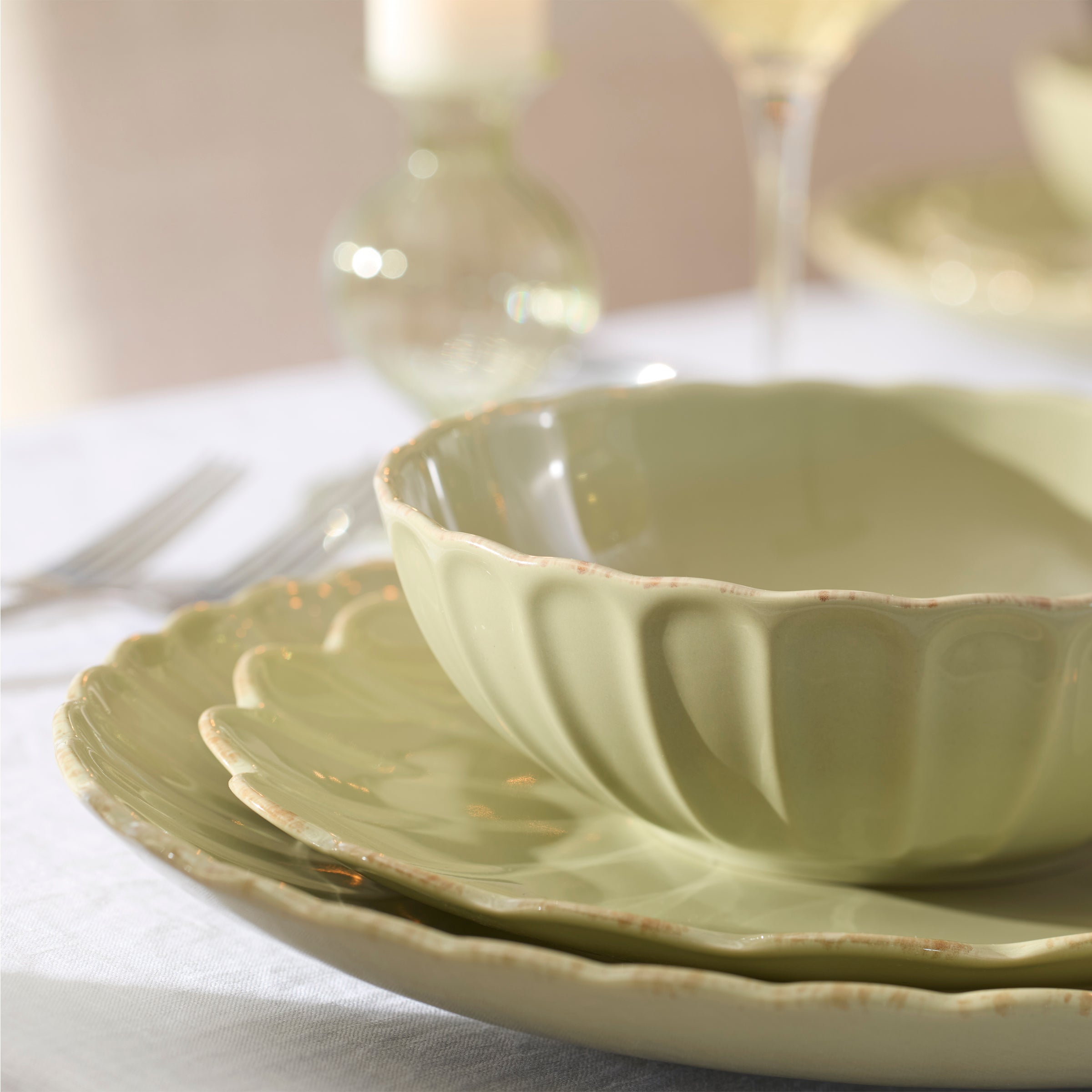 Lenox Westmore French Perle Scallop Matcha 18-Piece Dinnerware Set - Image 2