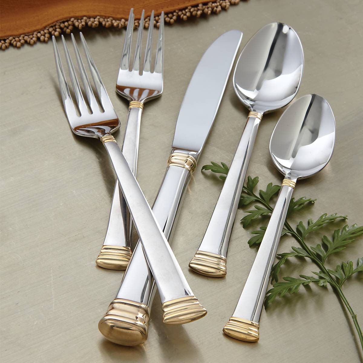 Lenox Westmore Eternal Gold 5-Piece Place Setting - Image 4