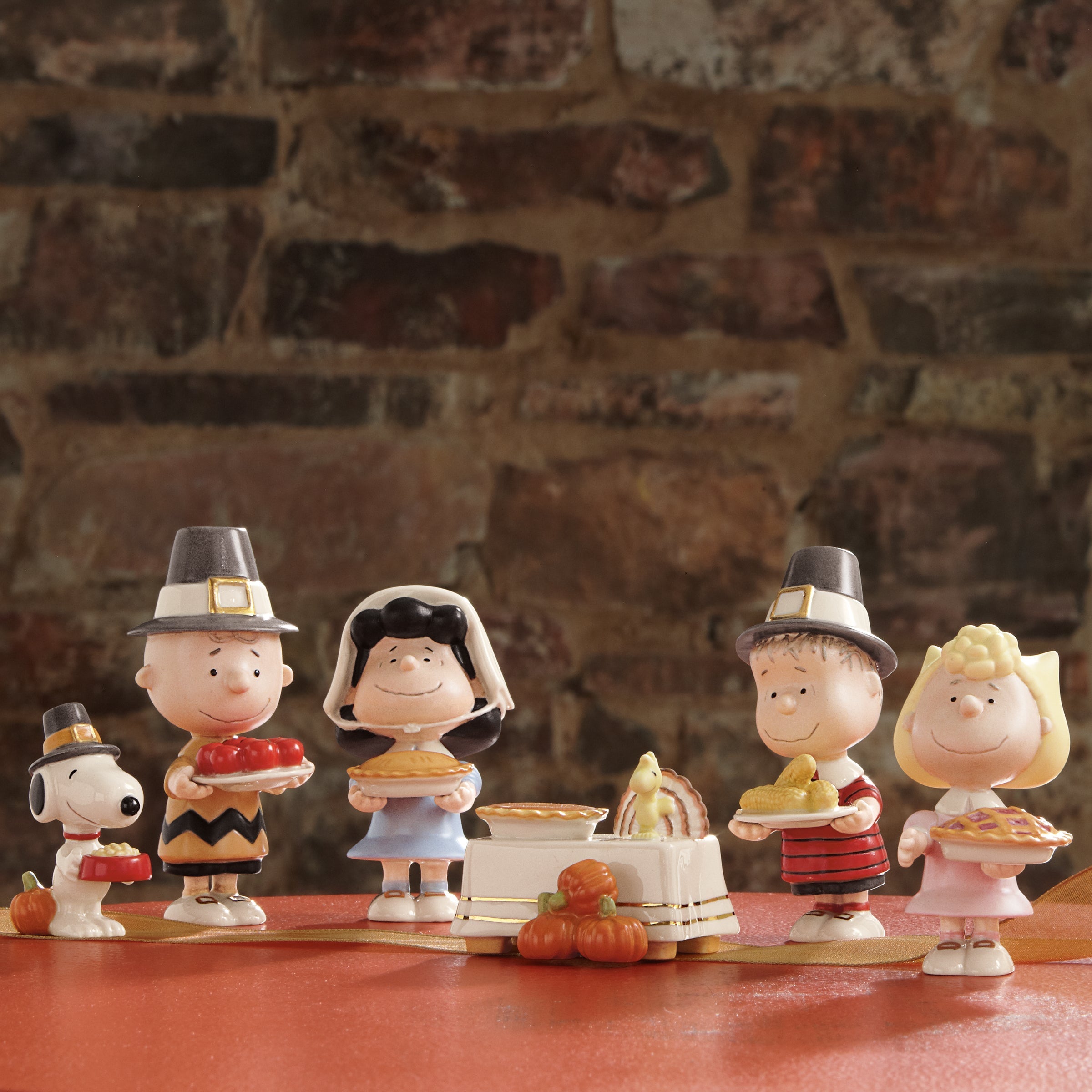 Lenox Westmore Peanuts Thanksgiving 6-Piece Figurine Set - Image 3