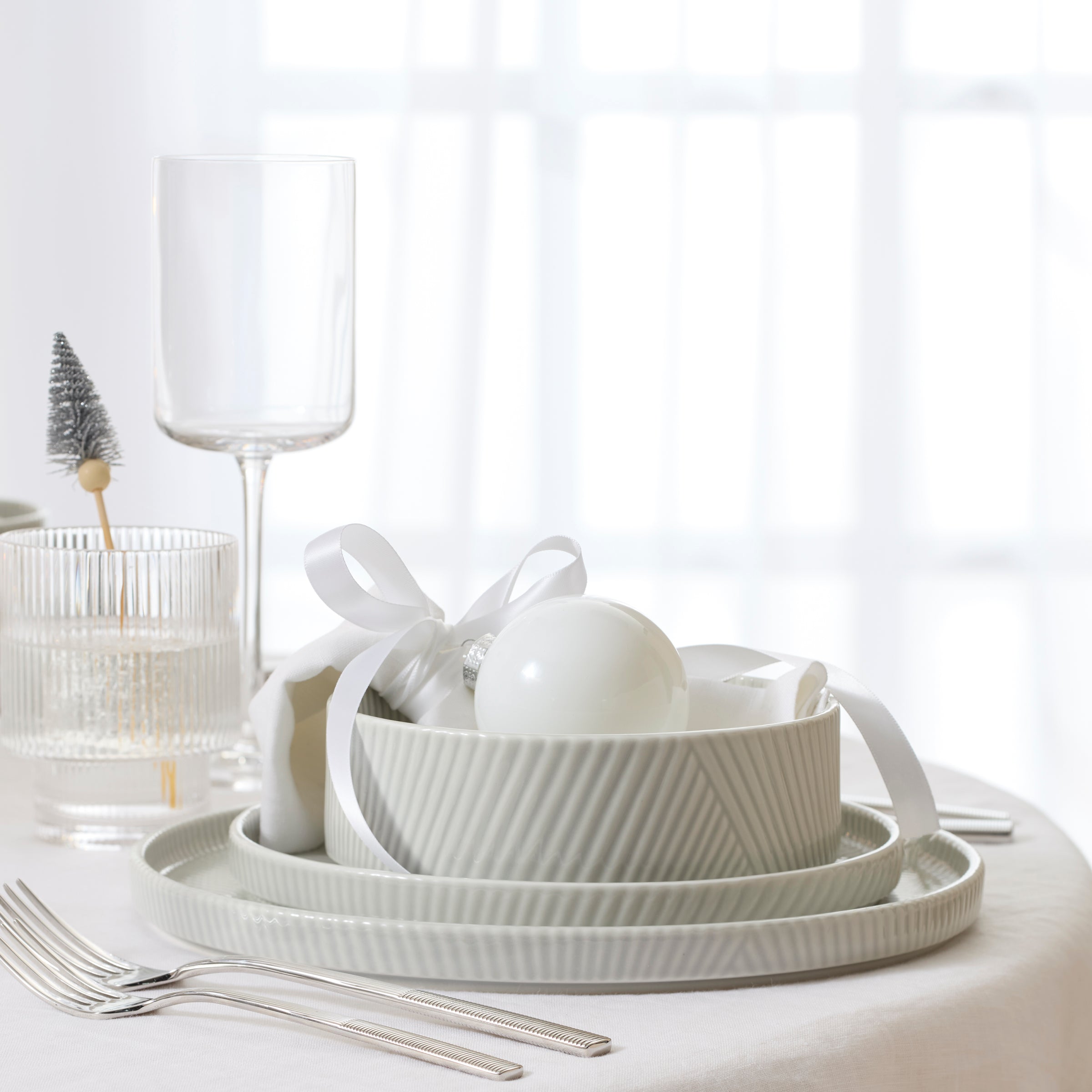 Lenox Westmore Modulus Vapor 18-Piece Dinnerware Set - Image 7