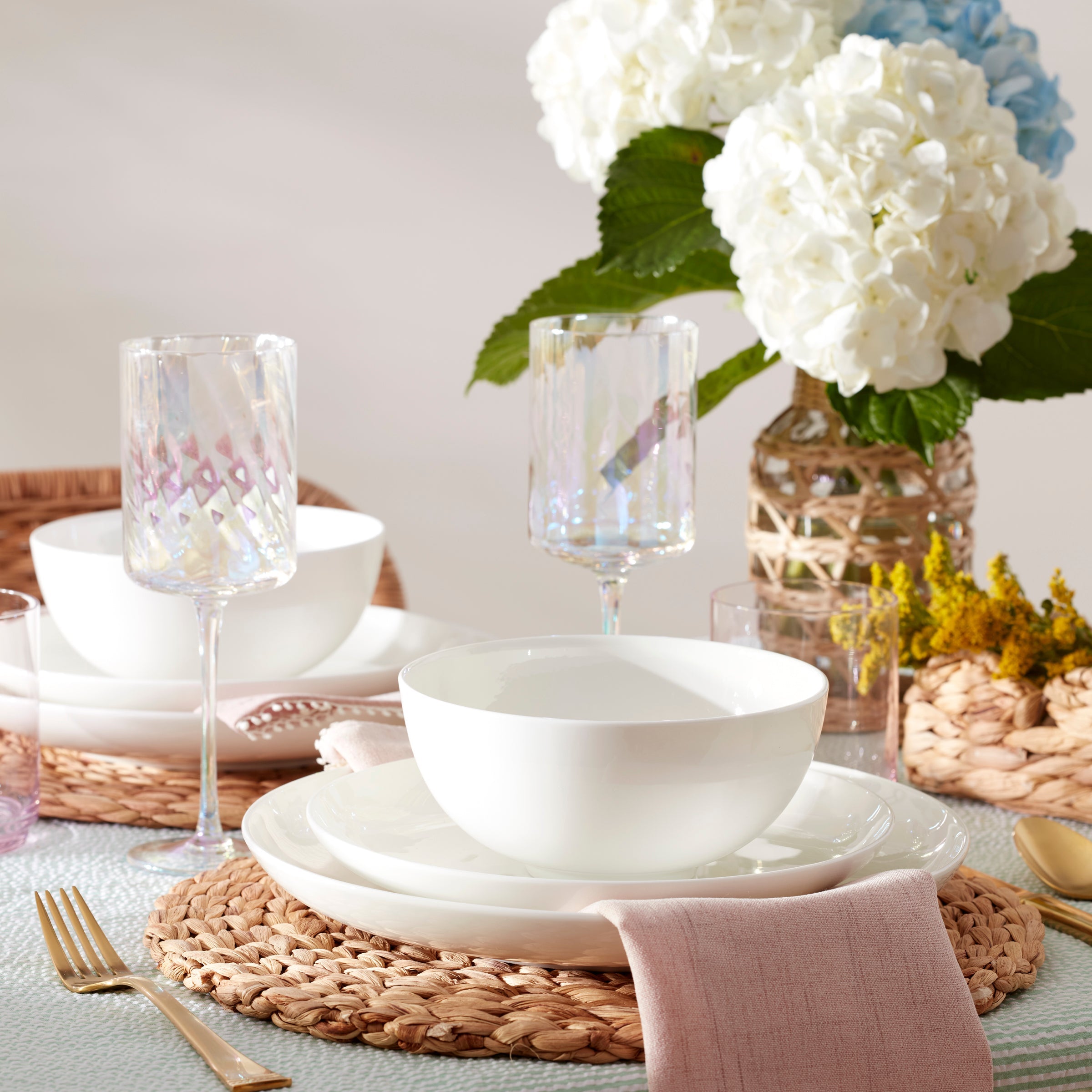 Lenox Westmore Studio 1414 Coupe 18-Piece Dinnerware Set - Image 5