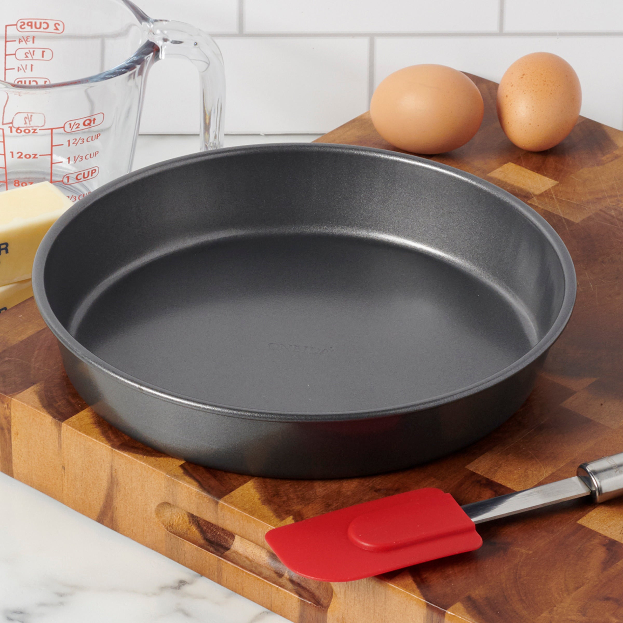 Lenox Westmore Bliss Bakeware 9 Round Cake Pan - Image 2