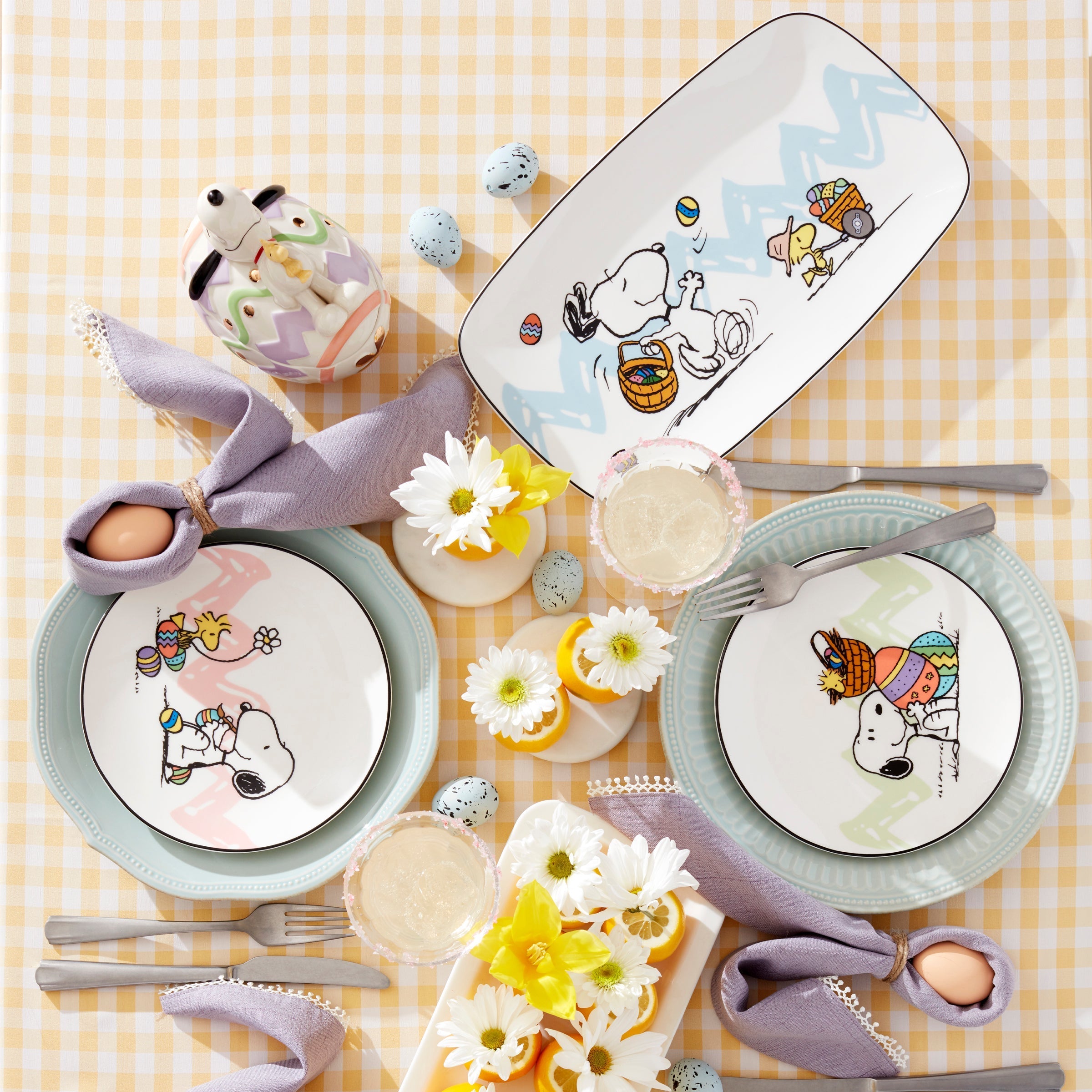 Lenox Westmore Snoopy Easter Hors d'Oeuvre Tray - Image 3