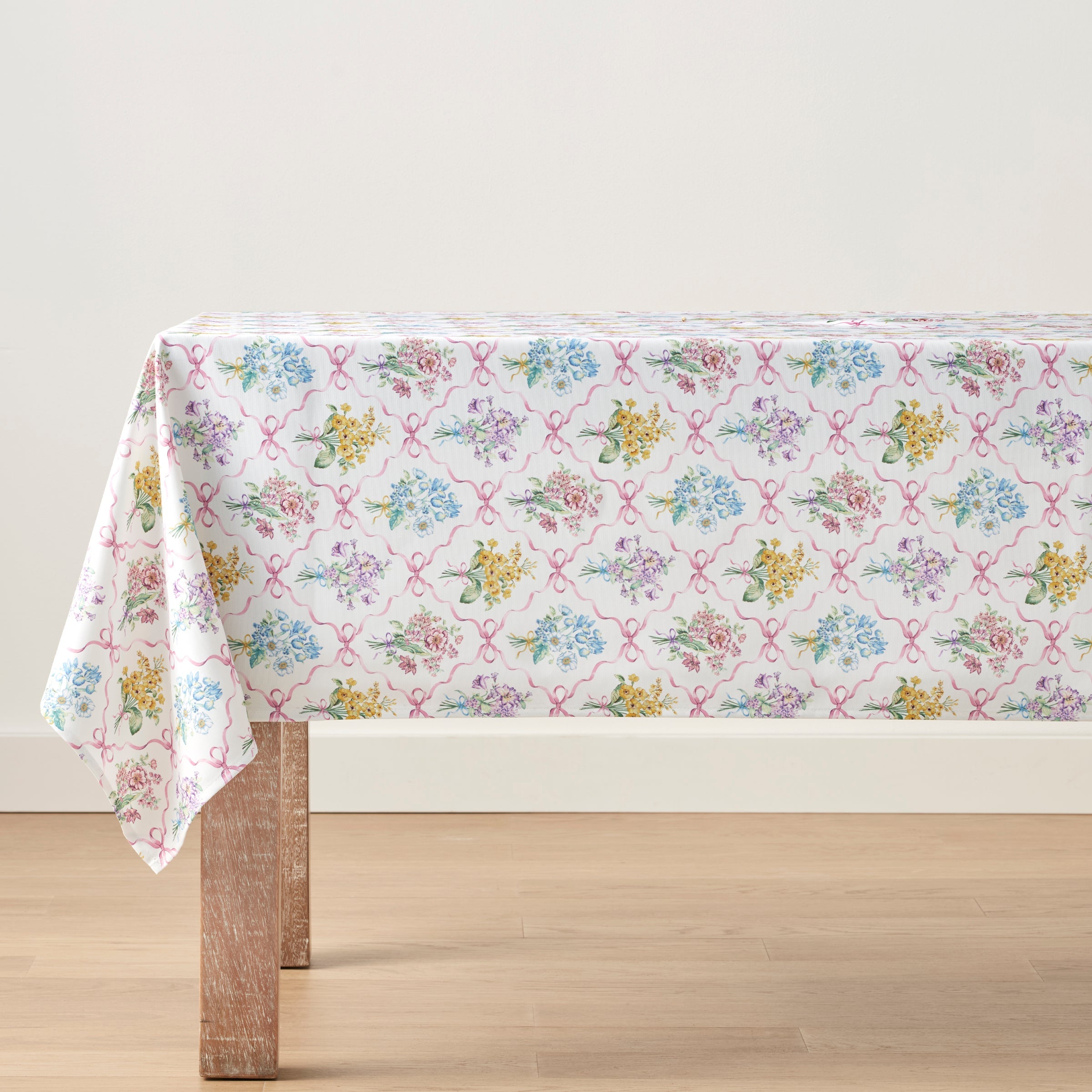 Lenox Westmore Bouquet Ribbon 60x84 Tablecloth